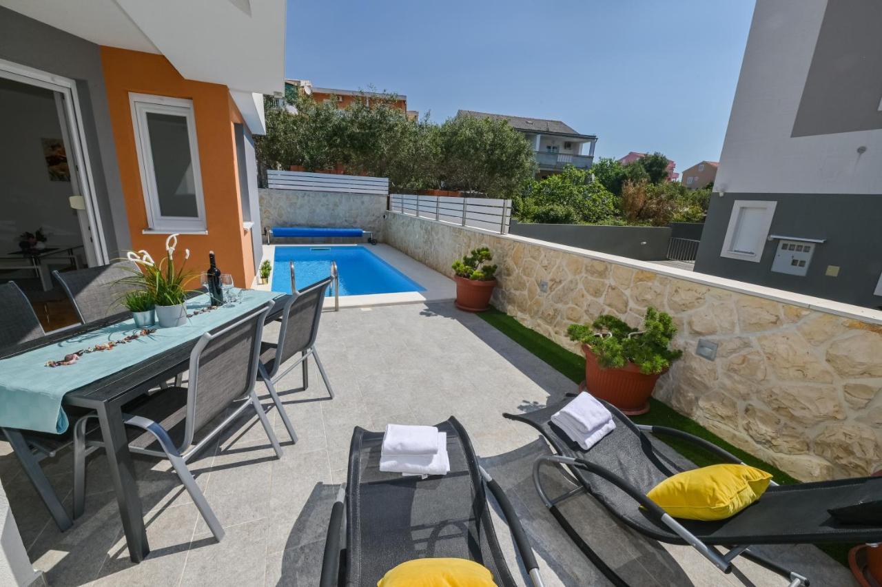 Apartment Funtastic With Private Pool Novalja Exteriör bild