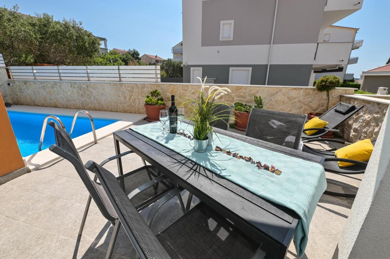 Apartment Funtastic With Private Pool Novalja Exteriör bild