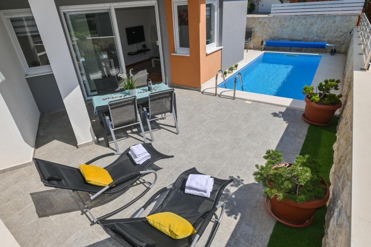 Apartment Funtastic With Private Pool Novalja Exteriör bild