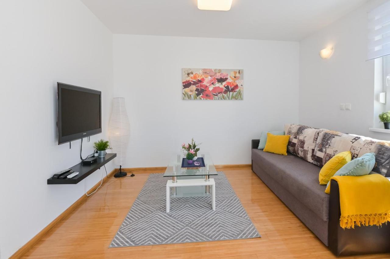 Apartment Funtastic With Private Pool Novalja Exteriör bild