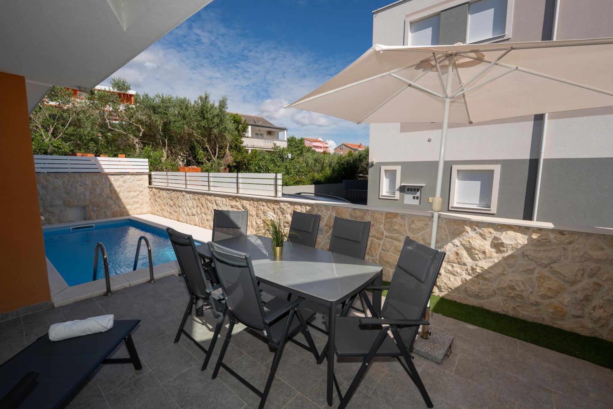 Apartment Funtastic With Private Pool Novalja Exteriör bild