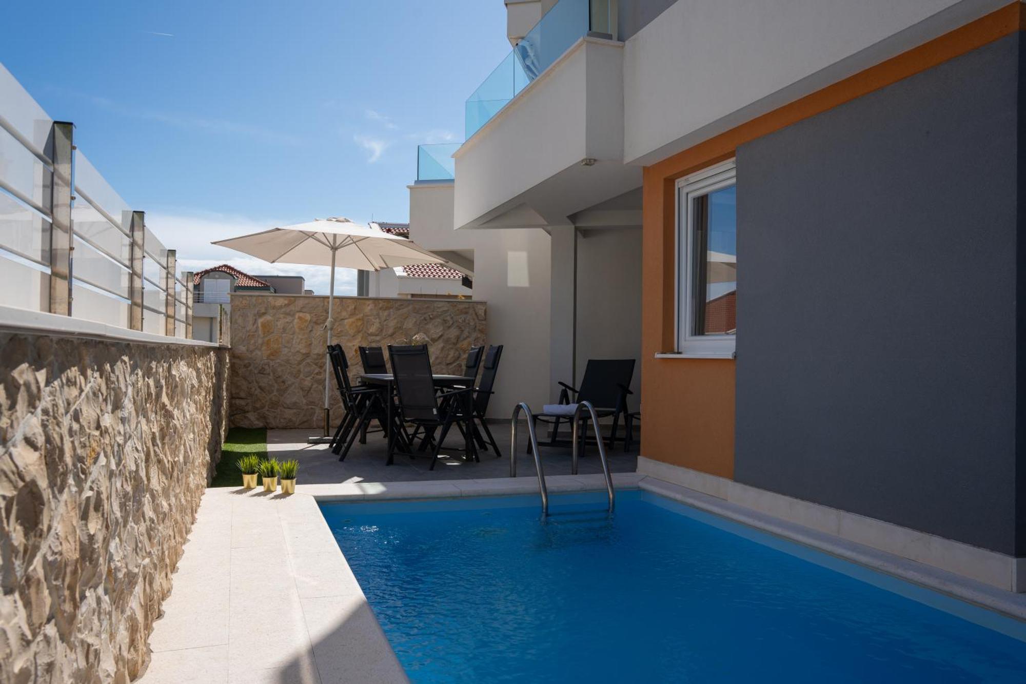 Apartment Funtastic With Private Pool Novalja Exteriör bild