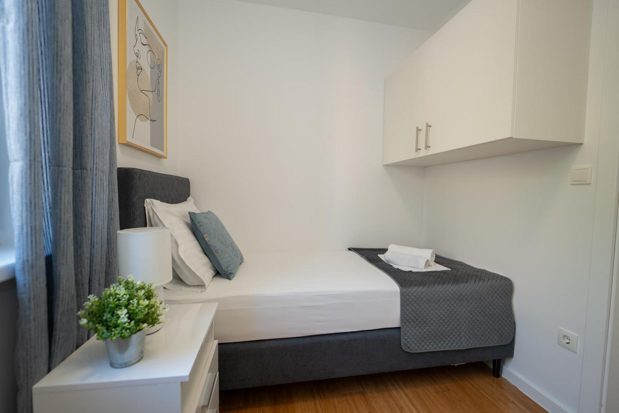 Apartment Funtastic With Private Pool Novalja Exteriör bild